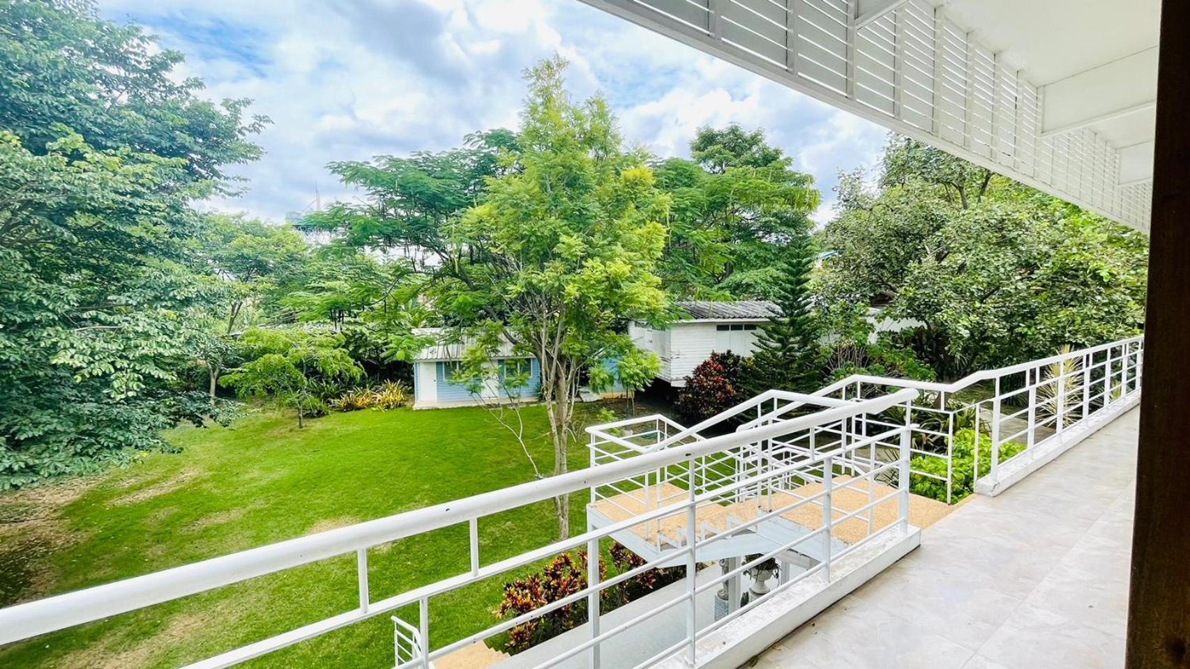 Baan Ing Khao Hotel Pakchong Exterior photo