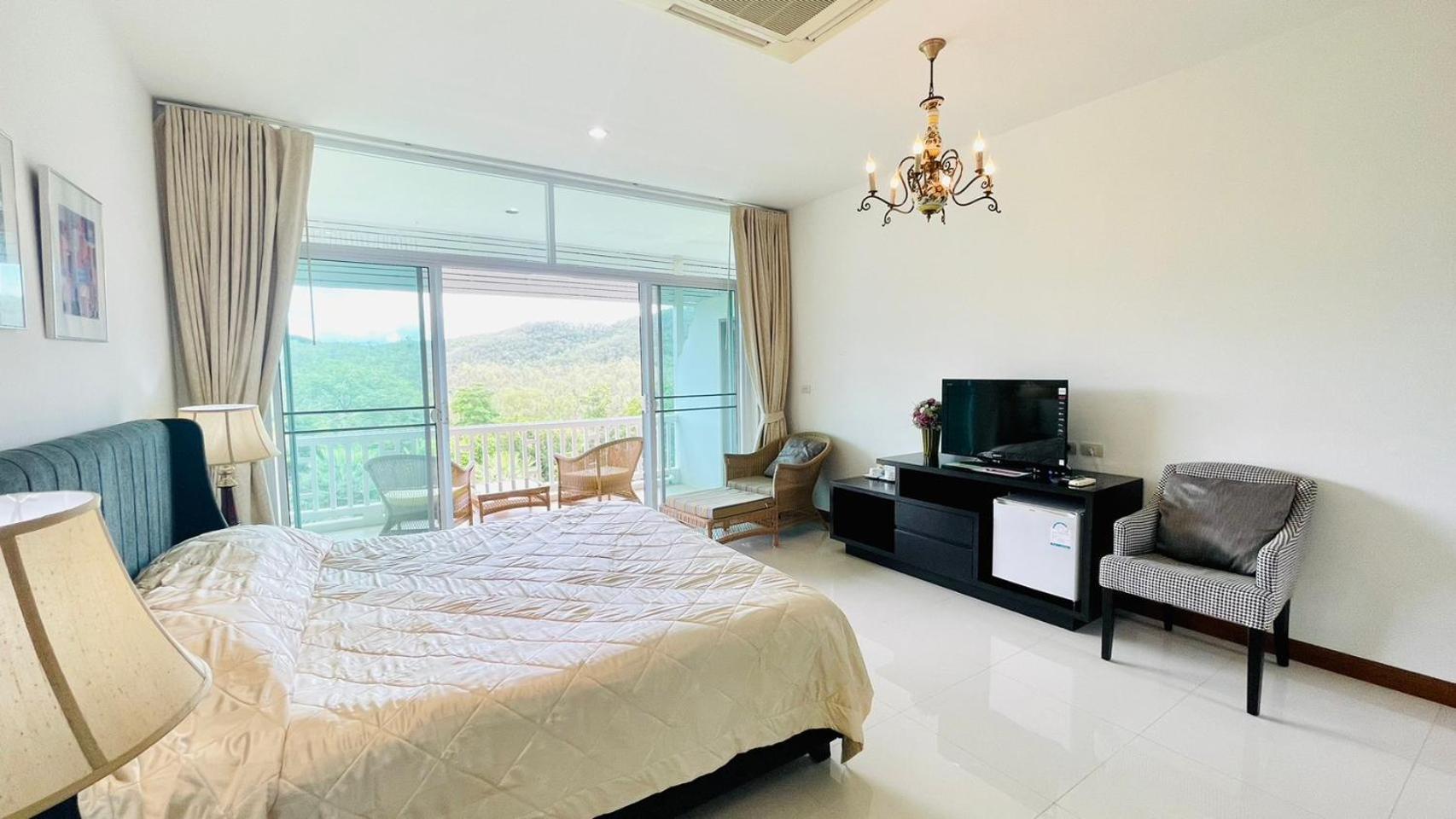 Baan Ing Khao Hotel Pakchong Exterior photo